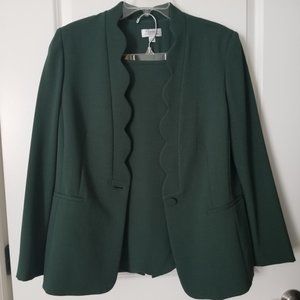 Tahari ASL Dark Green Pebble Crepe Scalloped Edge Skirt Suit